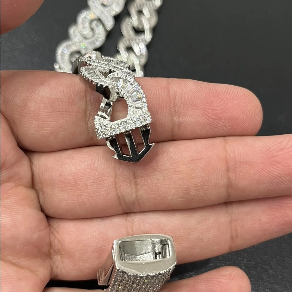 Unbelievably gorgeous!20”, 15 mm, 14 karat white gold, overlay Baguettes - Picture 6 of 8
